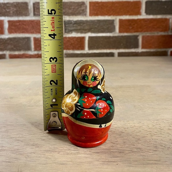 Russian Nested Doll Strawberry Design Matryoshka 3" Vintage Hand Painted - Picture 16 of 16